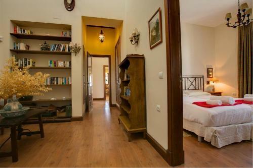 Dehesilla De Algar Villa Sleeps 8