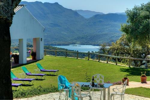 Dehesilla De Algar Villa Sleeps 8
