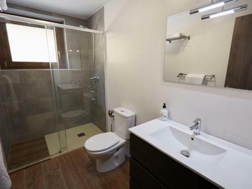 Cozy Holiday Home In Cangas De Onis With Meadow View