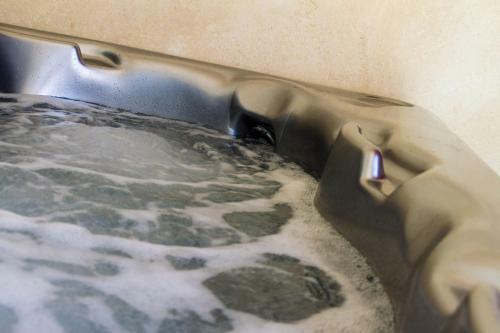 Le Puy Carmin - Gite 12 Personnes Avec Jacuzzi