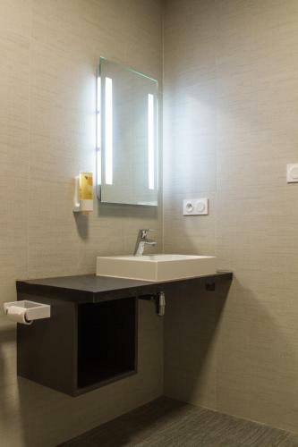 Le Puy Carmin - Gite 12 Personnes Avec Jacuzzi