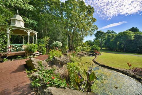 Lodge Cooroy Country Cottages