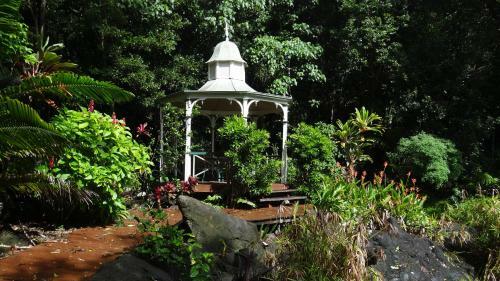 Lodge Cooroy Country Cottages