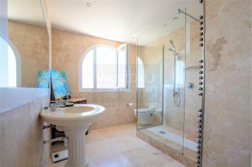 Gorgeous Apartment Alexandre III Sea View