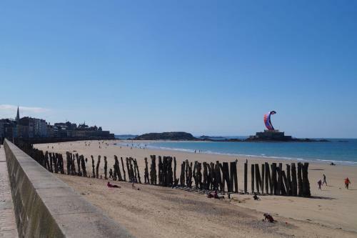 Dinard Centre, Le Wilson, Maison � 100m De La Plage