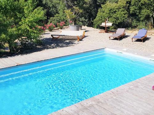 Charming Cottage Near Faucon With Private Terrace