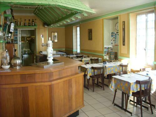 Hotel Logis H�tel La Cr�maill�re