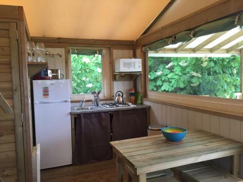 Emerald Coast Gites And Lodge
