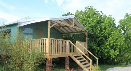 Emerald Coast Gites And Lodge