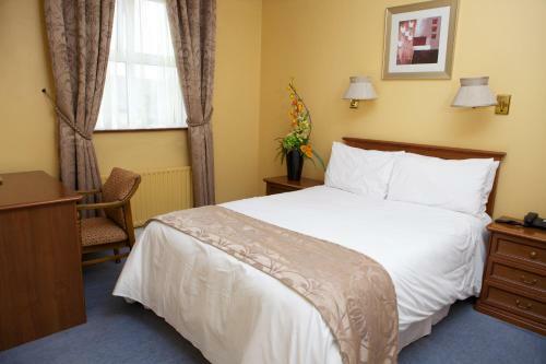 Leens Hotel