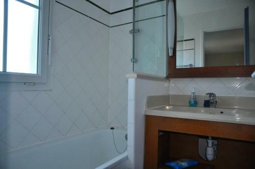 Maison Jumel�e Dans Residence Avec Piscine - 317