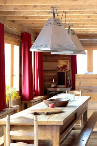 Chalet Route De Mottaret