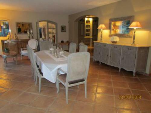 Les Baux De Provence Villa Sleeps 8 Pool Wifi