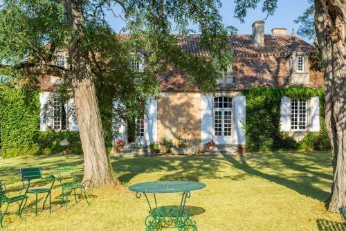 Liorac-sur-louyre Villa Sleeps 11 Pool Wifi