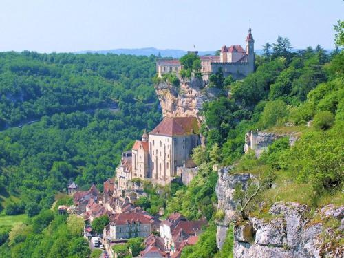 French Mansion In Aquitaine With Private Terrace