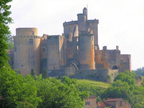 French Mansion In Aquitaine With Private Terrace