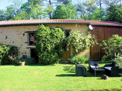 French Mansion In Aquitaine With Private Terrace