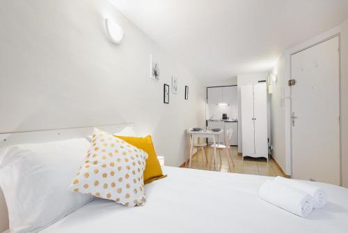 Apartamento Brand New Studio In The City Centre