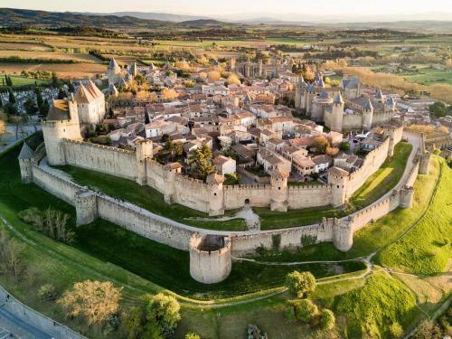 Bed & Breakfast La Maison Blanche Chambres D?h�tes - B & B Quillan