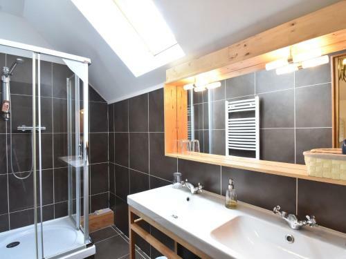 Spacious Holiday Home In Sormery With Swimming Pool