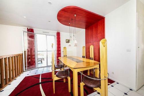 Villa House With Panoramic View On Paris