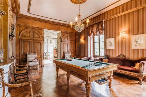 Agroturismo Trementines Chateau Sleeps 12 Pool Wifi