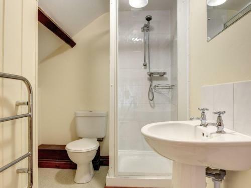 Holiday Home Bwthyn Canol