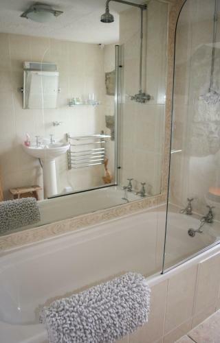 Tregaddra Farm B&B