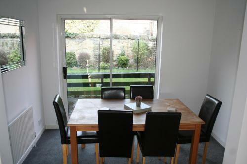 Hostal Dalkeith Five Bedroom House