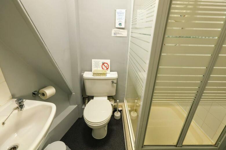 Hostal Airdenair Guest House