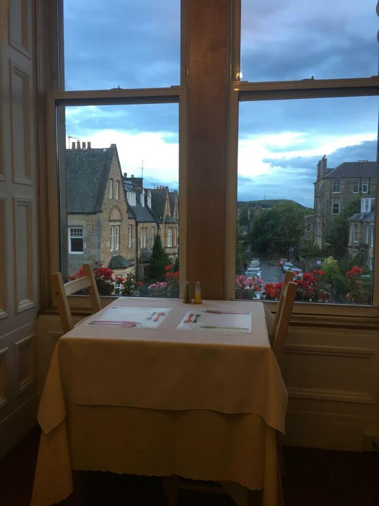 Hostal Airdenair Guest House