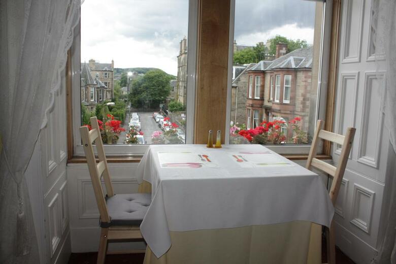 Hostal Airdenair Guest House