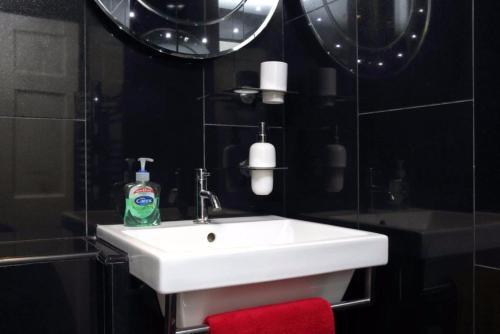Apartamento 2 Bedroom Flat In City Centre Sleeps 4