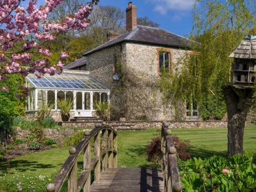 Holiday Home Hutchinghayes Farmhouse