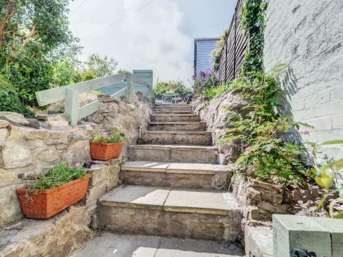 Cozy Holiday Home In Northam With Garden