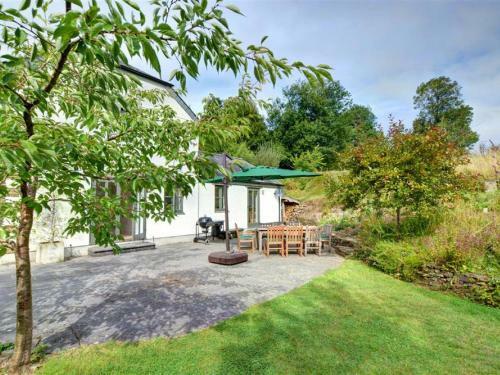 Tranquil Holiday Home In Luckett With Garden