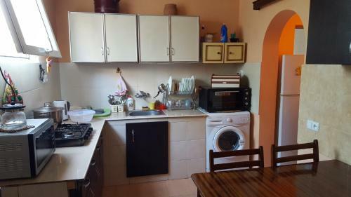 Hostal Guest House Guna