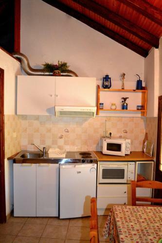 Chouchounikos Apartments