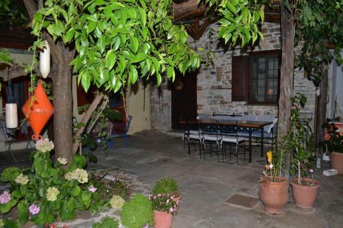Chouchounikos Apartments