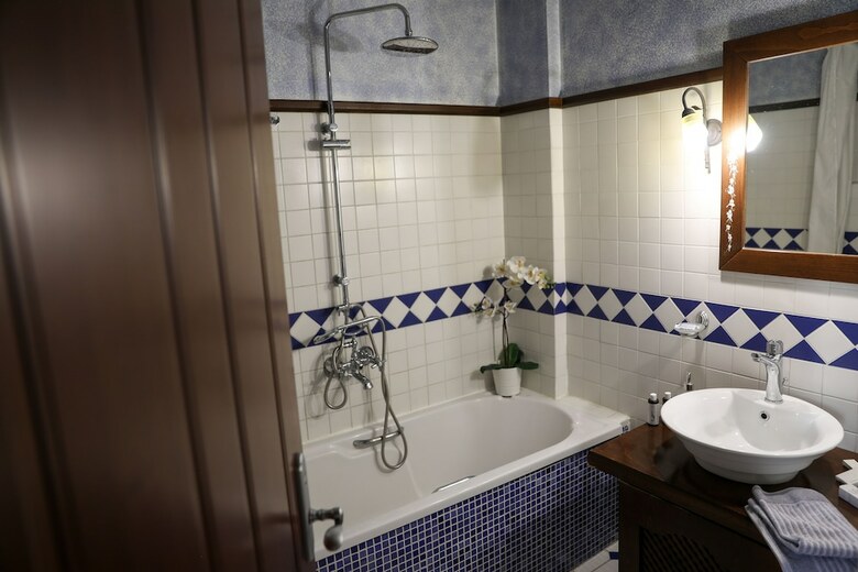 Deluxe Boutique Hotel Palea Poli