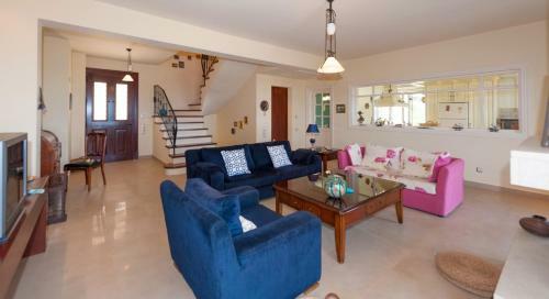 Villa Red Queen