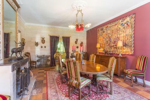 Agroturismo Blesignac Chateau Sleeps 12 Pool Wifi