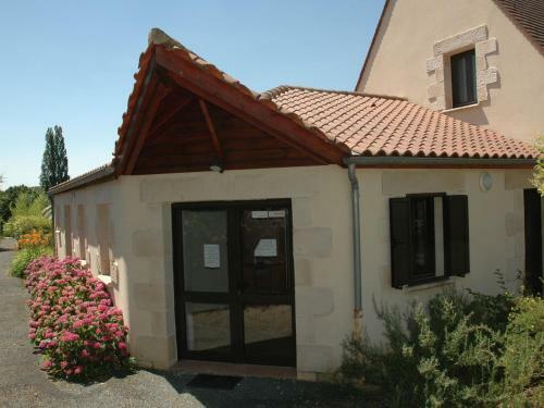 Quaint Holiday Home In Castelnaud-la-chapelle With Climate Control