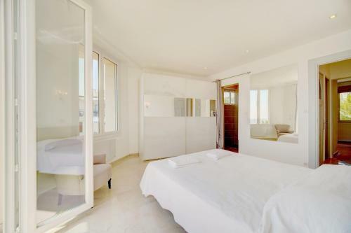 Brand New Three-bedroom Sea View Apartment