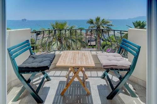 Brand New Three-bedroom Sea View Apartment