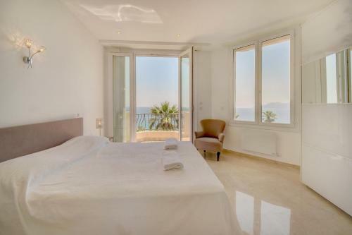 Brand New Three-bedroom Sea View Apartment