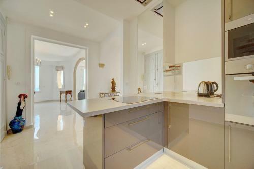 Brand New Three-bedroom Sea View Apartment