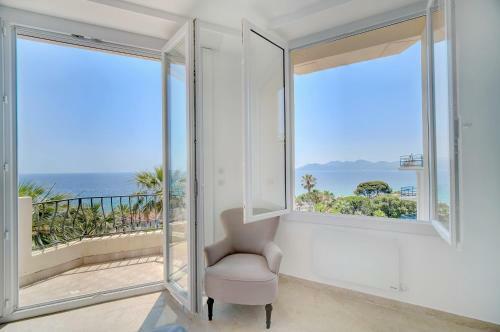 Brand New Three-bedroom Sea View Apartment