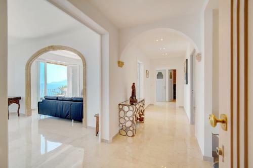 Brand New Three-bedroom Sea View Apartment