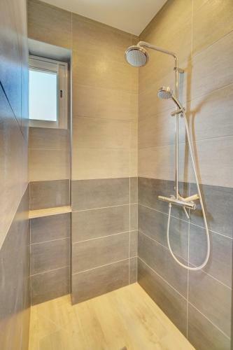 Brand New Three-bedroom Sea View Apartment